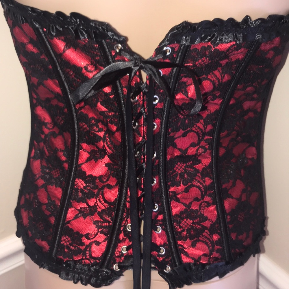 🌹 Sexy Red/Black Bustier Top - Picture 6 of 9